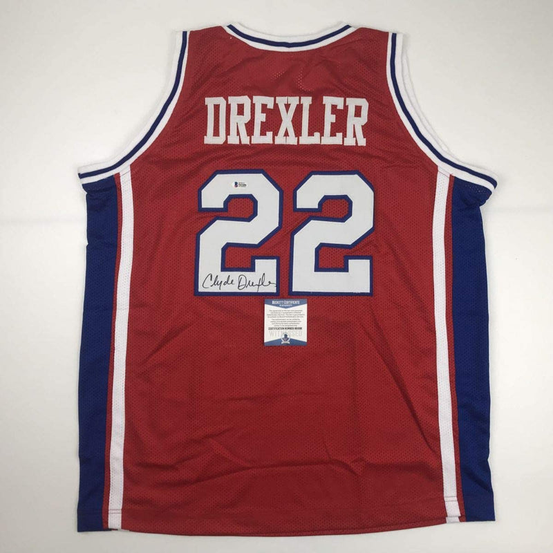 Autographed/Signed Clyde Drexler Houston Red College Basketball Jersey Beckett BAS COA