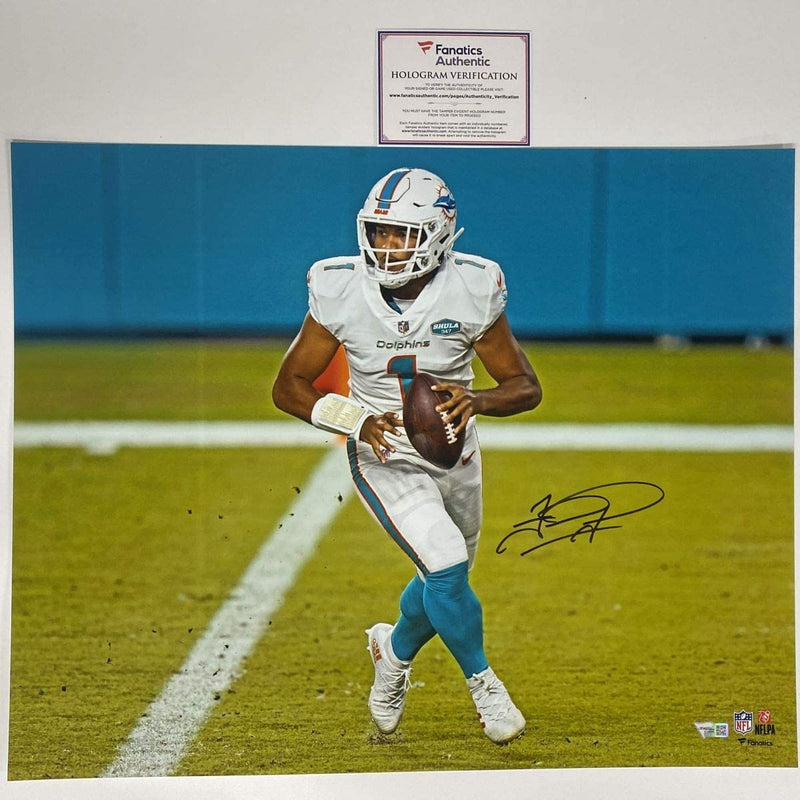 Autographed/Signed Tua Tagovailoa Miami Dolphins 16x20 Football Photo Fanatics COA