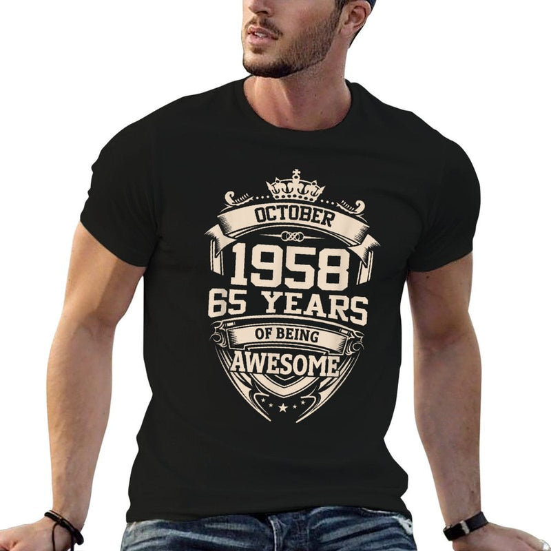 October 1958 65 Years Of Being Awesome 65th Birthday  Trendy Pattern T-Shirt