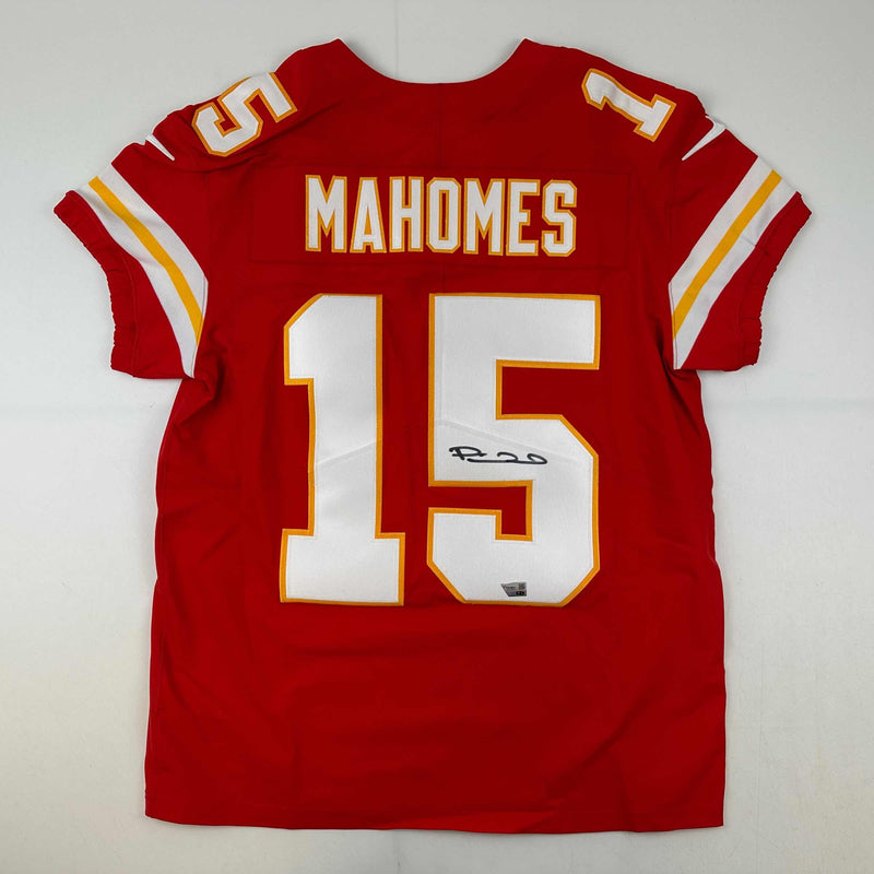 Autographed/Signed Patrick Mahomes Kansas City Chiefs Red Authentic Elite Football Jersey Fanatics COA