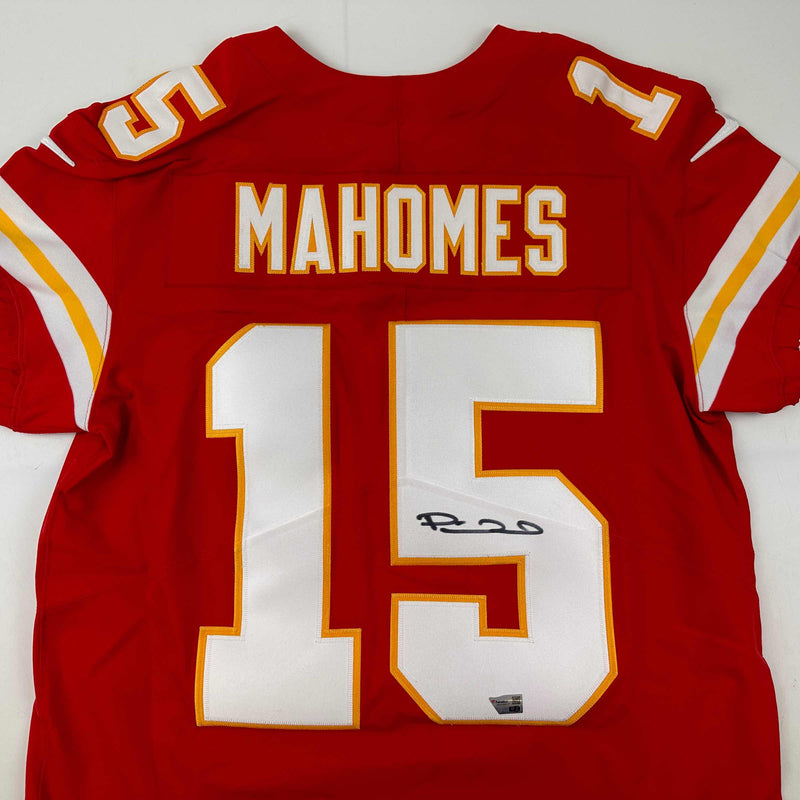 Autographed/Signed Patrick Mahomes Kansas City Chiefs Red Authentic Elite Football Jersey Fanatics COA