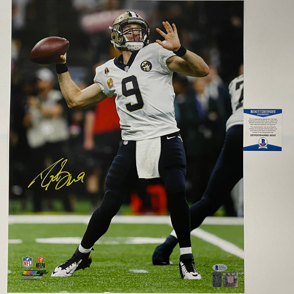 Autographed/Signed Drew Brees New Orleans Saints 16x20 Football Photo Beckett BAS COA #2