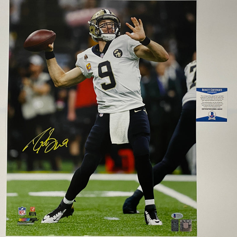Autographed/Signed Drew Brees New Orleans Saints 16x20 Football Photo Beckett BAS COA #2