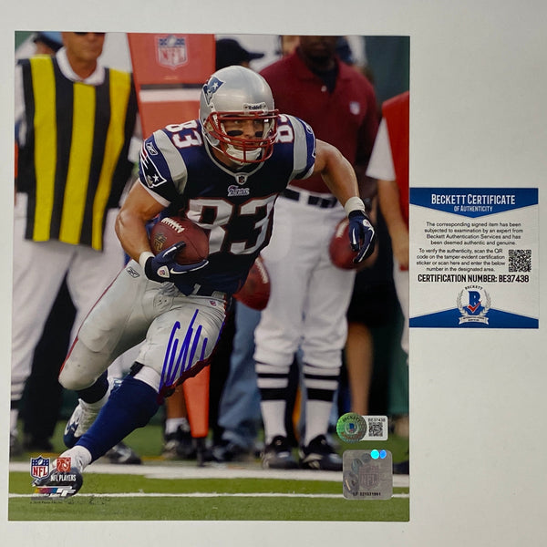 Autographed/Signed Wes Welker New England Patriots 8x10 Football Photo Beckett BAS COA