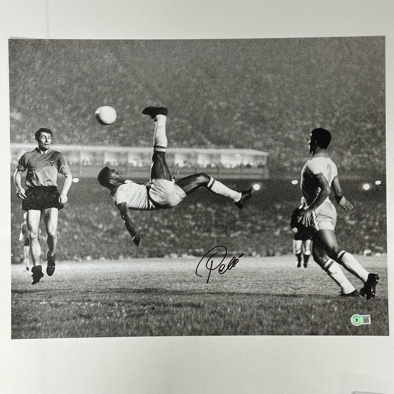 Autographed/Signed Pele Brazil Soccer Futbol 16x20 Photo Bicycle Kick Beckett BAS COA Auto