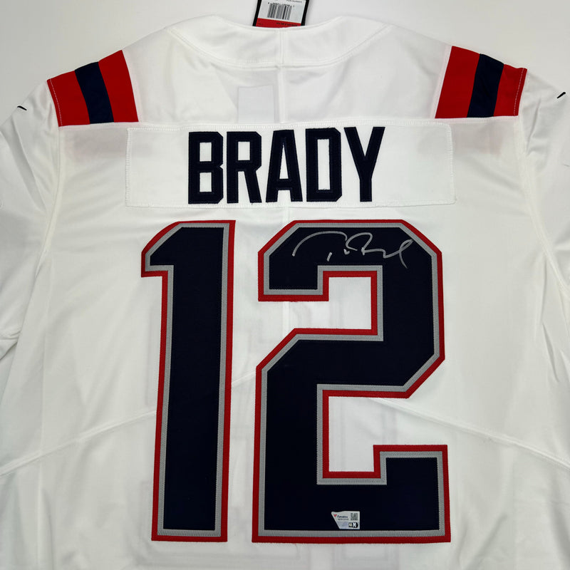 Autographed/Signed Tom Brady New England Patriots White Authentic Nike Limited Football Jersey Fanatics COA