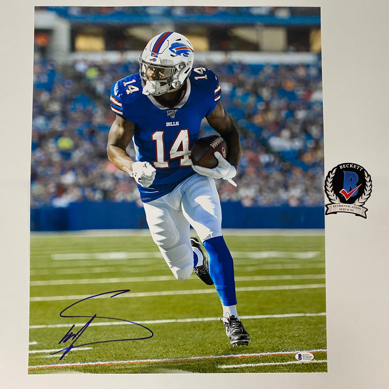 Autographed/Signed Stefon Diggs Buffalo Bills 16x20 Football Photo Beckett BAS COA