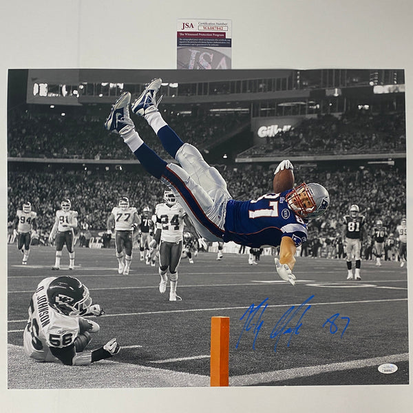 Autographed/Signed Rob Gronkowski New England Patriots 16x20 Football Photo JSA COA