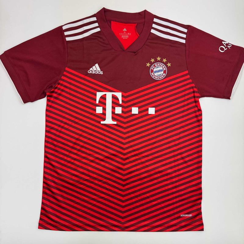 Autographed/Signed Robert Lewandowski FC Bayern Munich Red Soccer Futbol Jersey Beckett BAS COA
