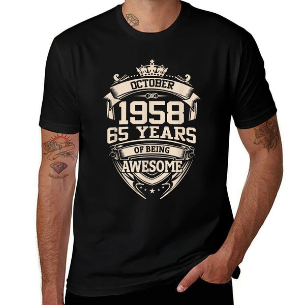 October 1958 65 Years Of Being Awesome 65th Birthday  Trendy Pattern T-Shirt